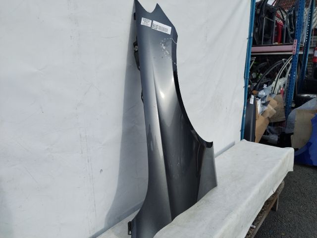 bontott MERCEDES-BENZ E-CLASS Jobb első Sárvédő