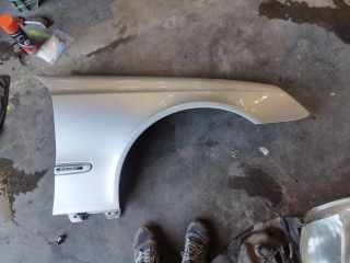 bontott MERCEDES-BENZ E-CLASS Jobb első Sárvédő