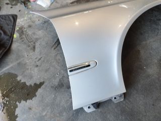 bontott MERCEDES-BENZ E-CLASS Jobb első Sárvédő