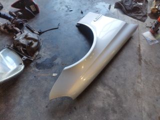 bontott MERCEDES-BENZ E-CLASS Jobb első Sárvédő