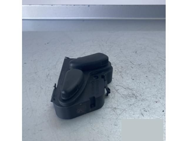 bontott MERCEDES-BENZ E-CLASS Jobb első Ülésállító Kapcsoló