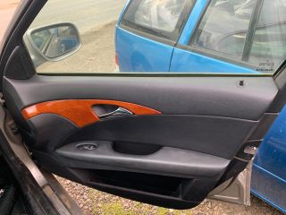 bontott MERCEDES-BENZ E-CLASS Jobb első Zsanér
