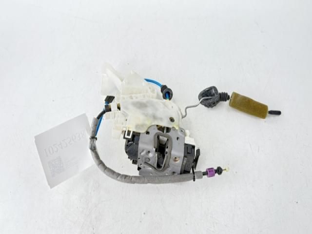 bontott MERCEDES-BENZ E-CLASS Jobb első Zsanér