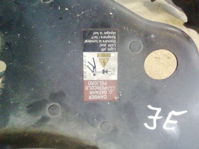 bontott MERCEDES-BENZ E-CLASS Jobb Fényszóró Lámpakeret