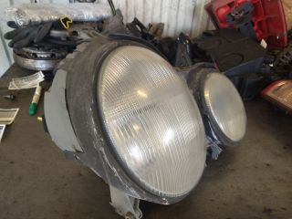 bontott MERCEDES-BENZ E-CLASS Jobb Fényszóró