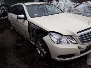 bontott MERCEDES-BENZ E-CLASS Jobb Fényszóró