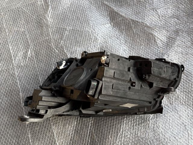 bontott MERCEDES-BENZ E-CLASS Jobb Fényszóró