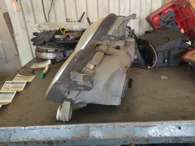 bontott MERCEDES-BENZ E-CLASS Jobb Fényszóró