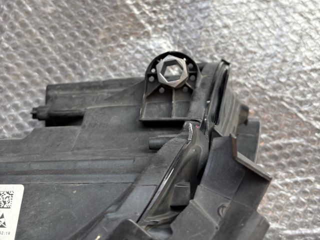 bontott MERCEDES-BENZ E-CLASS Jobb Fényszóró