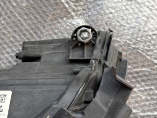 bontott MERCEDES-BENZ E-CLASS Jobb Fényszóró