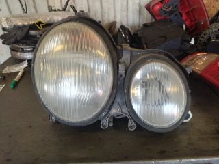 bontott MERCEDES-BENZ E-CLASS Jobb Fényszóró