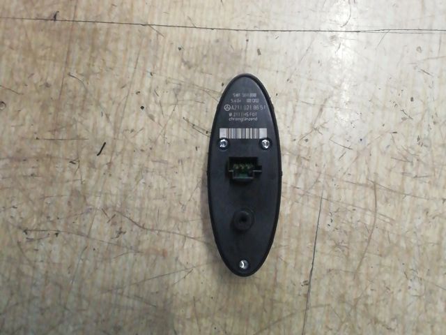 bontott MERCEDES-BENZ E-CLASS Jobb hátsó Ablakemelő Kapcsoló