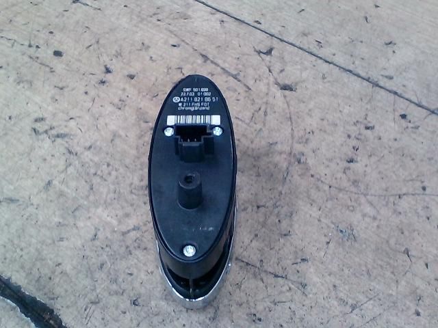 bontott MERCEDES-BENZ E-CLASS Jobb hátsó Ablakemelő Kapcsoló