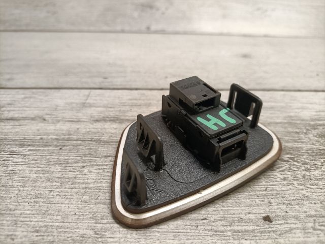 bontott MERCEDES-BENZ E-CLASS Jobb hátsó Ablakemelő Kapcsoló