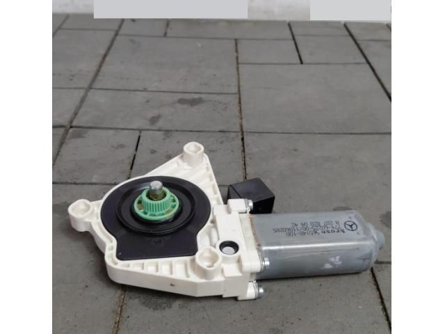 bontott MERCEDES-BENZ E-CLASS Jobb hátsó Ablakemelő Motor