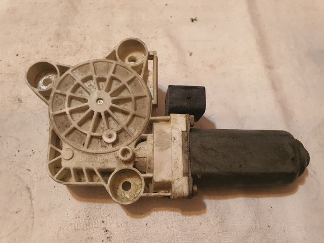 bontott MERCEDES-BENZ E-CLASS Jobb hátsó Ablakemelő Motor