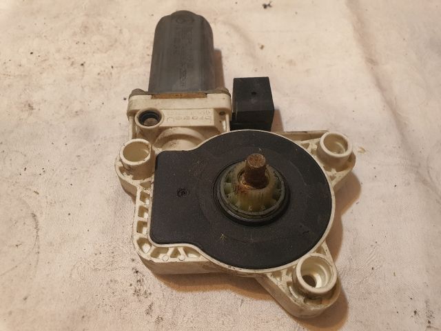 bontott MERCEDES-BENZ E-CLASS Jobb hátsó Ablakemelő Motor