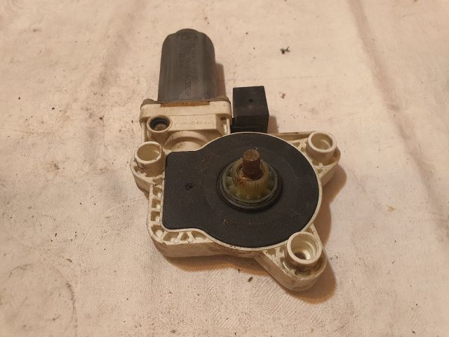 bontott MERCEDES-BENZ E-CLASS Jobb hátsó Ablakemelő Motor