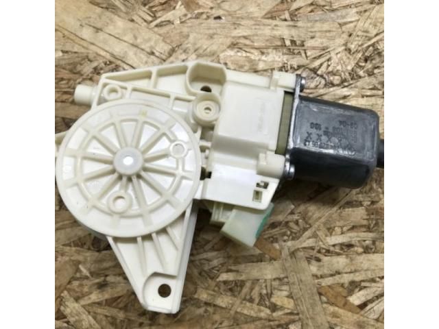 bontott MERCEDES-BENZ E-CLASS Jobb hátsó Ablakemelő Motor