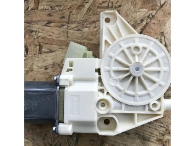 bontott MERCEDES-BENZ E-CLASS Jobb hátsó Ablakemelő Motor