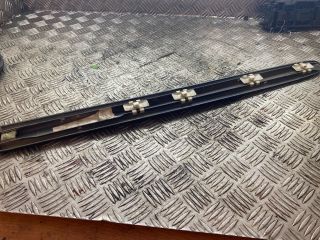 bontott MERCEDES-BENZ E-CLASS Jobb hátsó Ajtó Díszléc