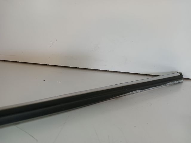 bontott MERCEDES-BENZ E-CLASS Jobb hátsó Ajtó Díszléc