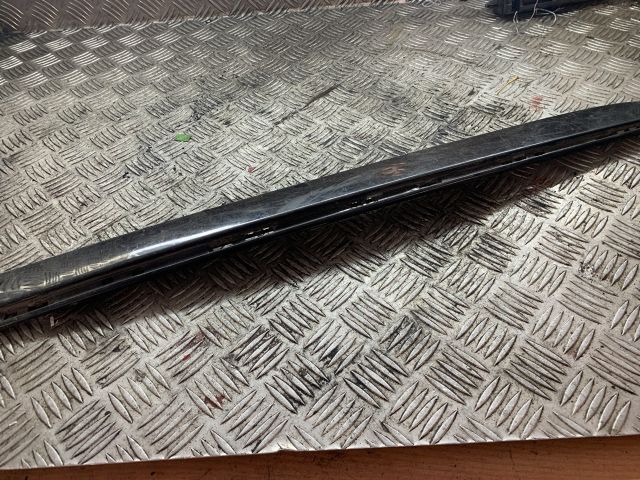 bontott MERCEDES-BENZ E-CLASS Jobb hátsó Ajtó Díszléc