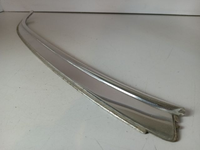 bontott MERCEDES-BENZ E-CLASS Jobb hátsó Ajtó Díszléc