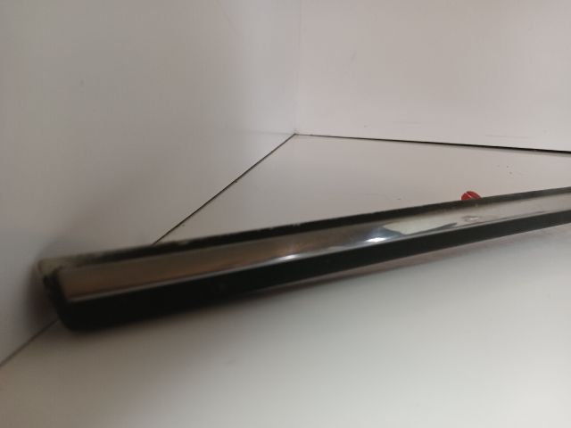 bontott MERCEDES-BENZ E-CLASS Jobb hátsó Ajtó Díszléc