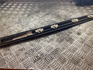 bontott MERCEDES-BENZ E-CLASS Jobb hátsó Ajtó Díszléc