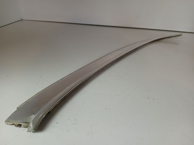 bontott MERCEDES-BENZ E-CLASS Jobb hátsó Ajtó Díszléc