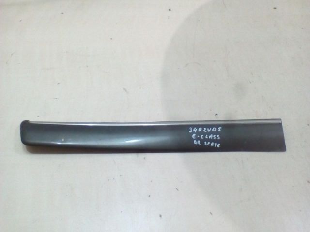 bontott MERCEDES-BENZ E-CLASS Jobb hátsó Ajtó Díszléc