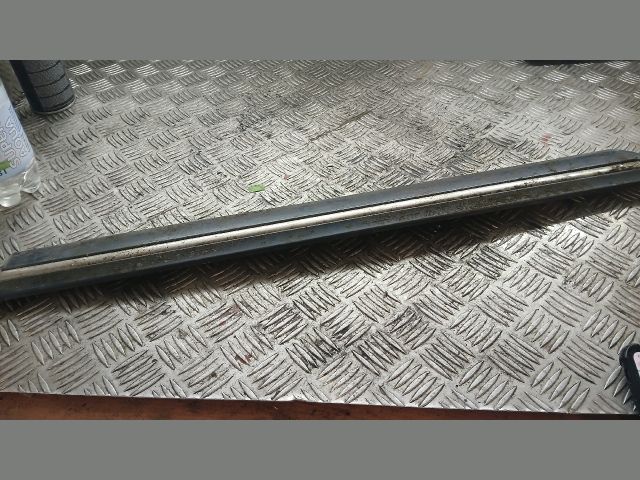 bontott MERCEDES-BENZ E-CLASS Jobb hátsó Ajtó Díszléc