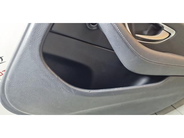 bontott MERCEDES-BENZ E-CLASS Jobb hátsó Ajtó Kárpit