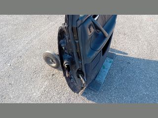 bontott MERCEDES-BENZ E-CLASS Jobb hátsó Ajtó (Részeivel)