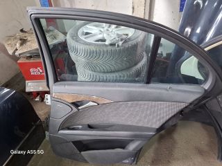 bontott MERCEDES-BENZ E-CLASS Jobb hátsó Ajtó (Részeivel)