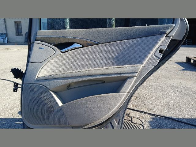 bontott MERCEDES-BENZ E-CLASS Jobb hátsó Ajtó (Részeivel)