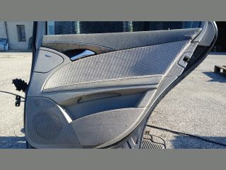 bontott MERCEDES-BENZ E-CLASS Jobb hátsó Ajtó (Részeivel)