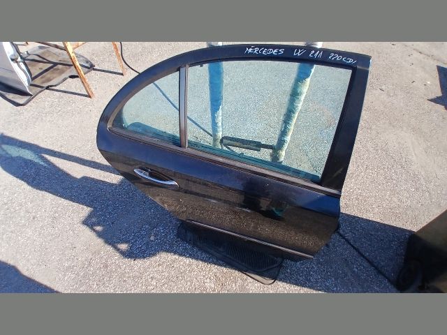 bontott MERCEDES-BENZ E-CLASS Jobb hátsó Ajtó (Részeivel)