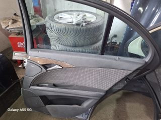 bontott MERCEDES-BENZ E-CLASS Jobb hátsó Ajtó (Részeivel)