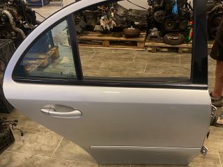 bontott MERCEDES-BENZ E-CLASS Jobb hátsó Ajtó (Részeivel)