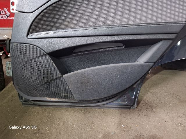 bontott MERCEDES-BENZ E-CLASS Jobb hátsó Ajtó (Részeivel)