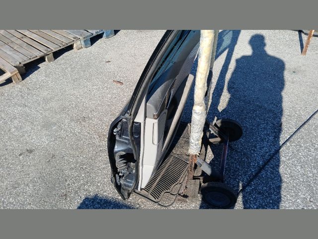 bontott MERCEDES-BENZ E-CLASS Jobb hátsó Ajtó (Részeivel)