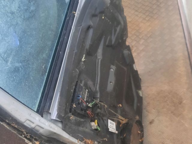 bontott MERCEDES-BENZ E-CLASS Jobb hátsó Ajtó (Részeivel)