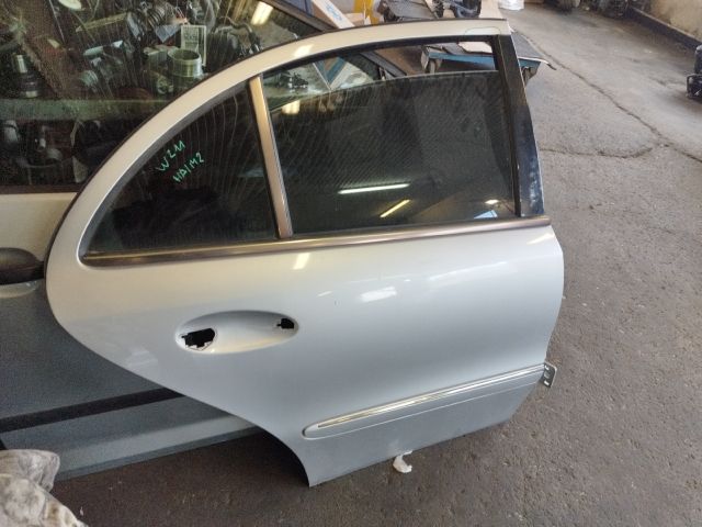 bontott MERCEDES-BENZ E-CLASS Jobb hátsó Ajtó (Üres lemez)