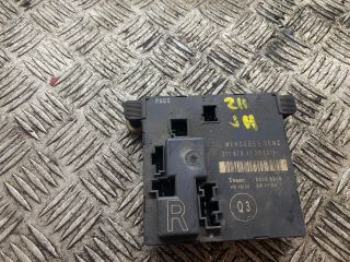 bontott MERCEDES-BENZ E-CLASS Jobb hátsó Ajtó Vezérlőegység