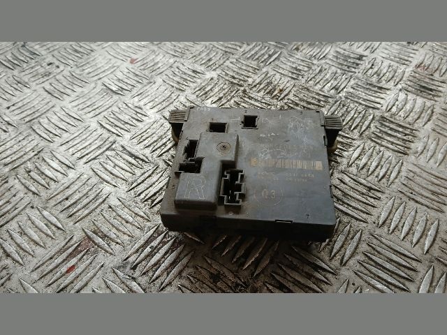 bontott MERCEDES-BENZ E-CLASS Jobb hátsó Ajtó Vezérlőegység