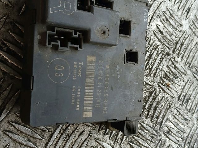 bontott MERCEDES-BENZ E-CLASS Jobb hátsó Ajtó Vezérlőegység