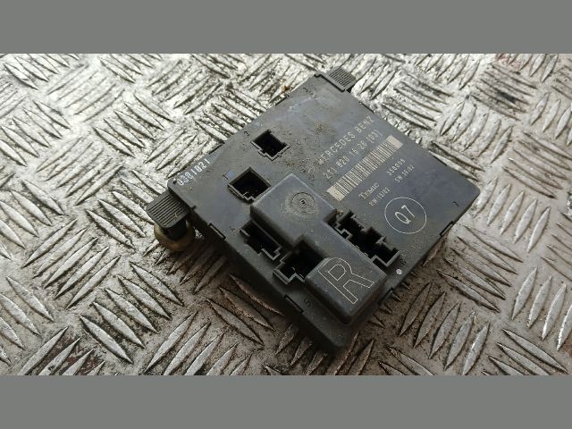 bontott MERCEDES-BENZ E-CLASS Jobb hátsó Ajtó Vezérlőegység