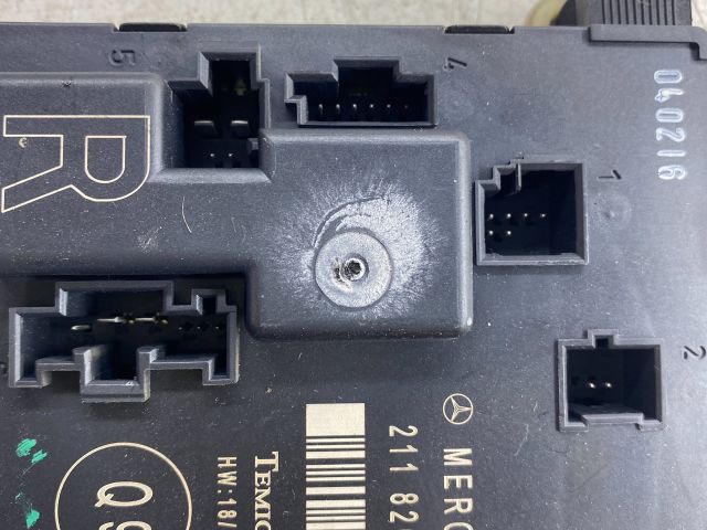 bontott MERCEDES-BENZ E-CLASS Jobb hátsó Ajtó Vezérlőegység